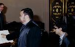 Enrique apadrin�ndome